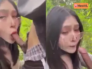 đi dã ngoại tiện nắc em gái ở trong rừng