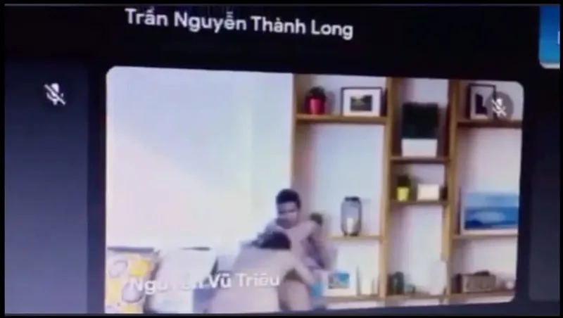 Học online quên không tắt camera lộ cảnh người tình đang liếm mút