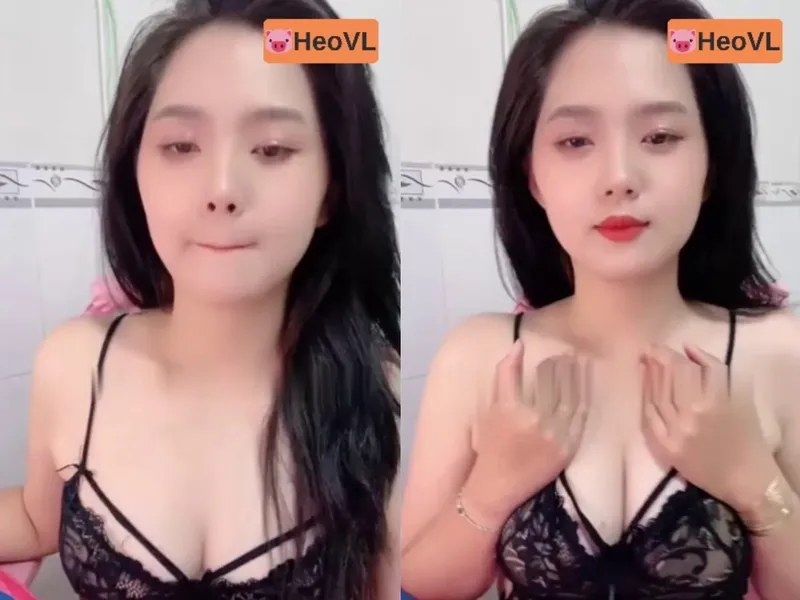 Em ghệ răng khểnh khoe chuối tròn trắng